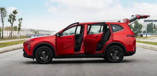 Thiết kế đầu xe VinFast MPV7 – Nhận diện “V” đặc trưng, đèn LED hiện đại